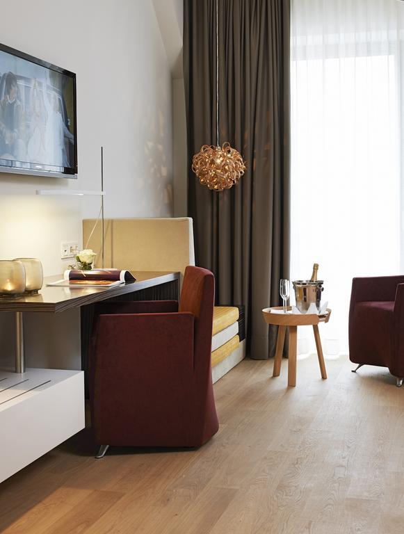Weinhaus Henninger Hotel Kallstadt Room photo