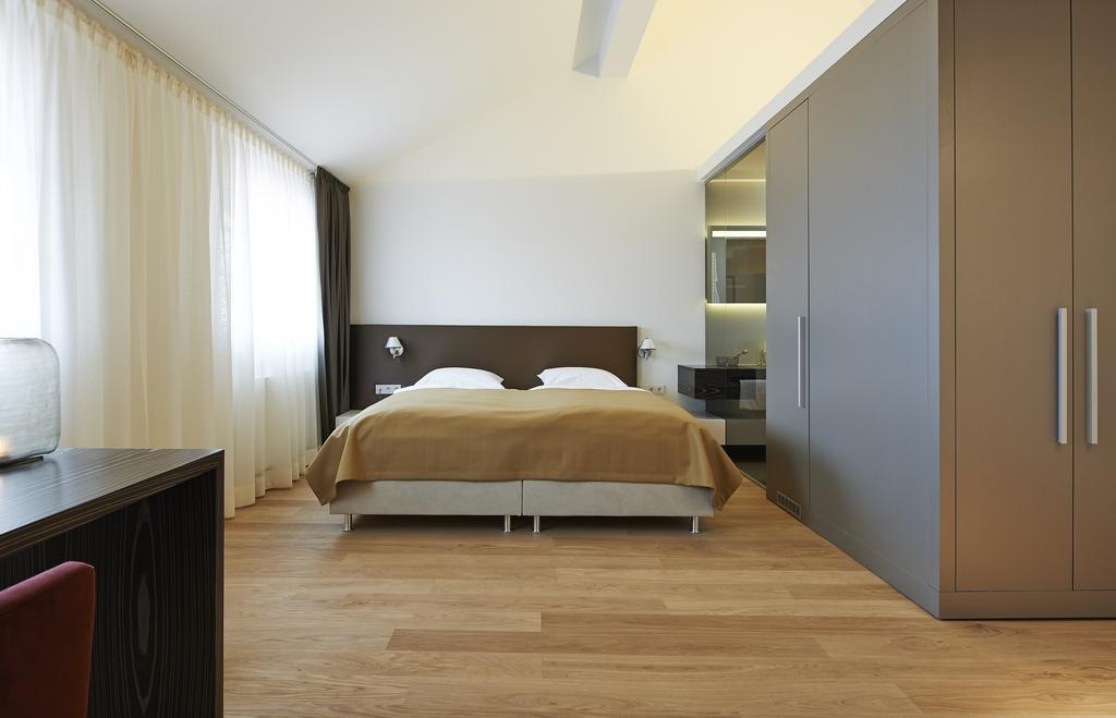 Weinhaus Henninger Hotel Kallstadt Room photo